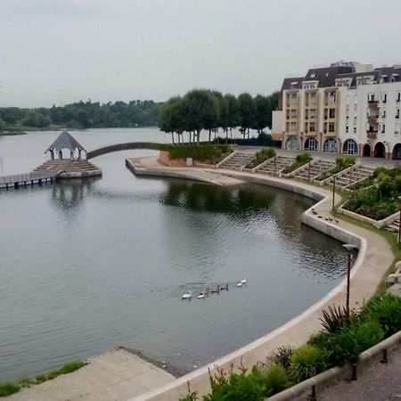 Vue Exceptionnelle Sur Le Lac Créteil Buitenkant foto