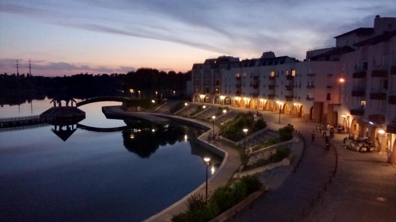 Vue Exceptionnelle Sur Le Lac Créteil Buitenkant foto