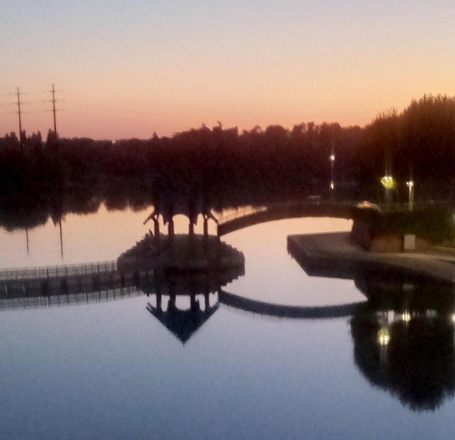 Vue Exceptionnelle Sur Le Lac Créteil Buitenkant foto